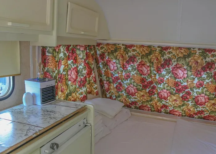 Camping Sunny House Caravans