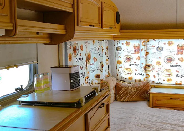 Camping Sunny House Caravans