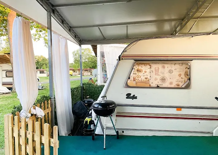 Camping Sunny House Caravans *