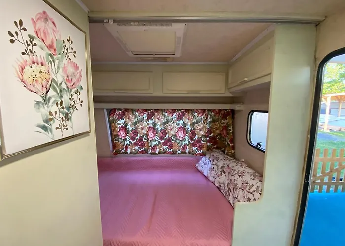 Camping Sunny House Caravans