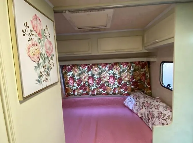 Sunny House Caravans *