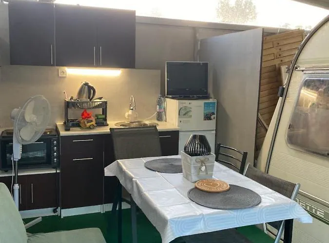 Sunny House Caravans Camping