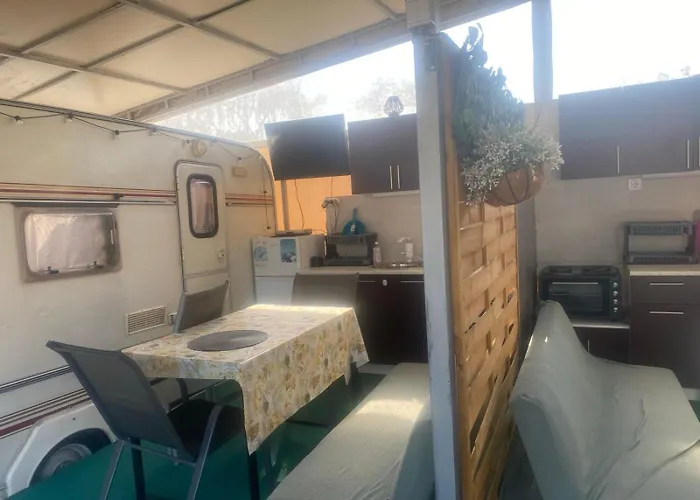 Camping Sunny House Caravans