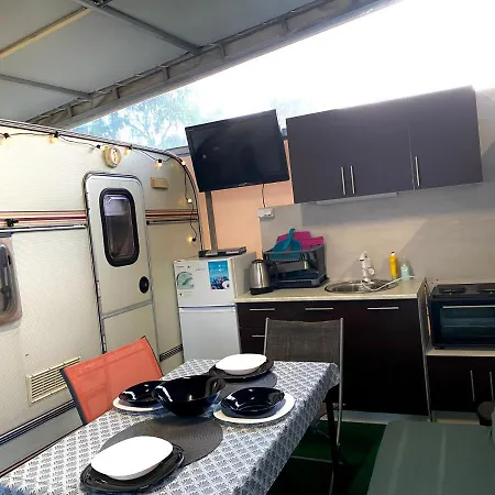 Sunny House Caravans 캠프장 소조폴