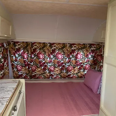 Sunny House Caravans * 소조폴