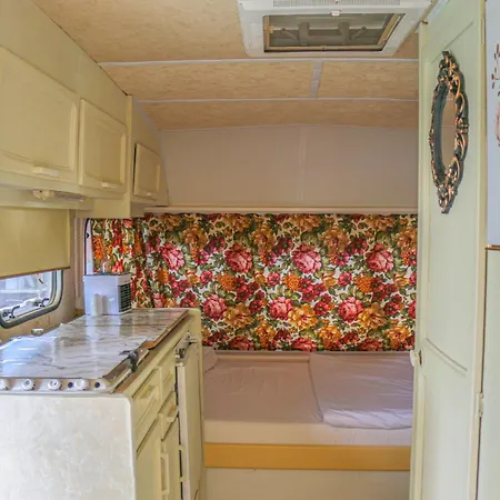 Sunny House Caravans * 소조폴
